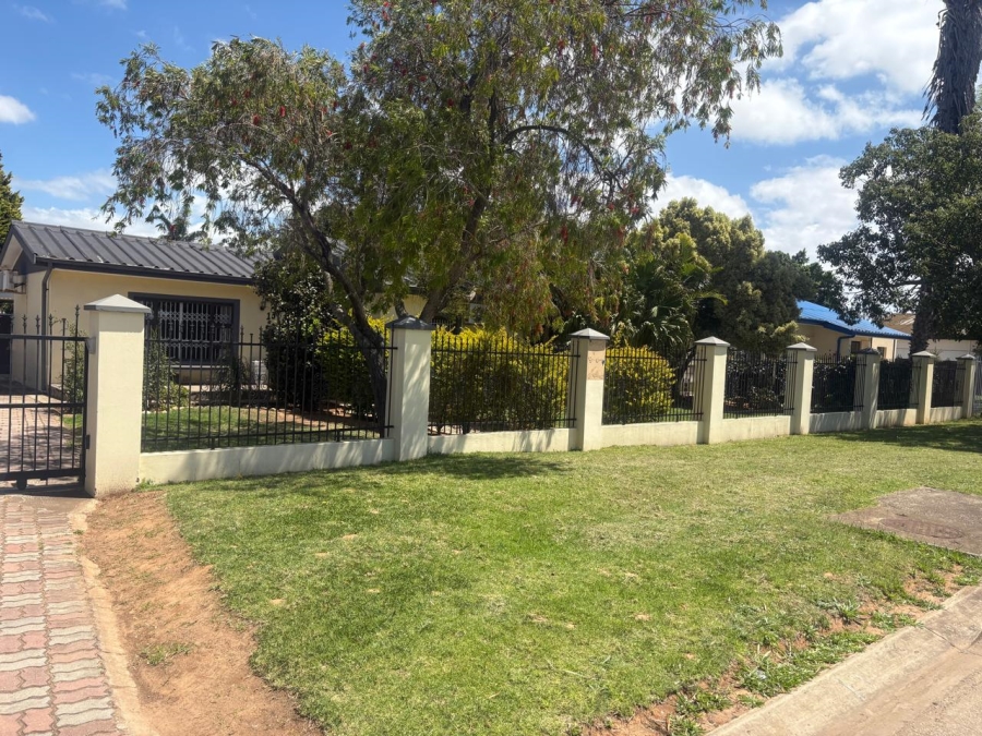 To Let 3 Bedroom Property for Rent in Campher Park Eastern Cape